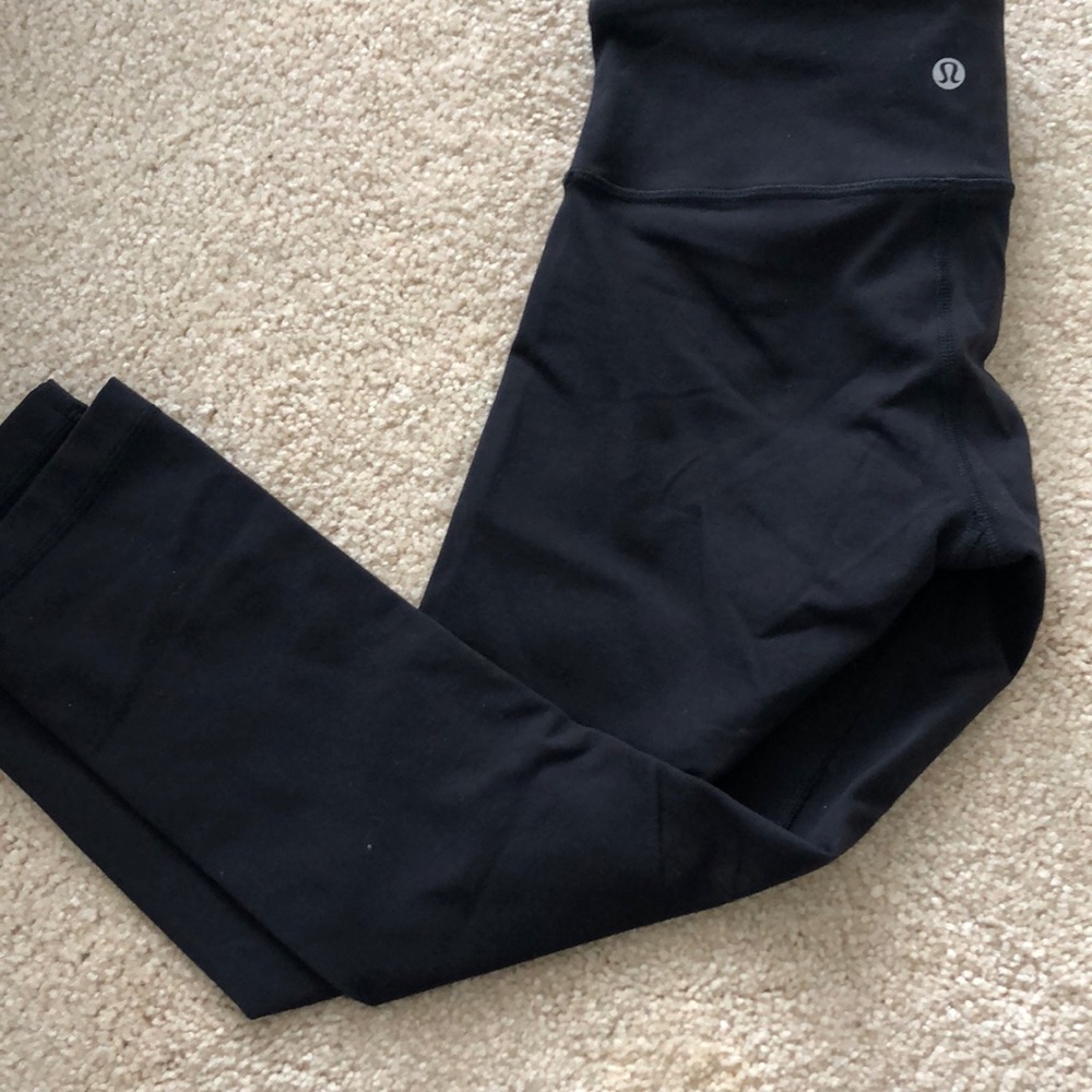 Lululemon wonder under crops